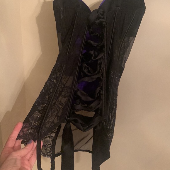 Agent provocateur black lace bra + matching garter belt 36C LINGERIE BUNDLE - Picture 16 of 16